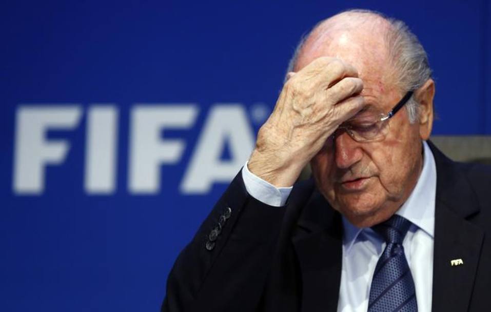 Fifa,  scandalo planetario: Sepp Blatter, presidente dal 1998, viene coinvolto in un caso corruzione e si dimette. Reuters